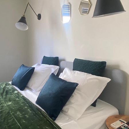 5 Rooms Athènes Extérieur photo
